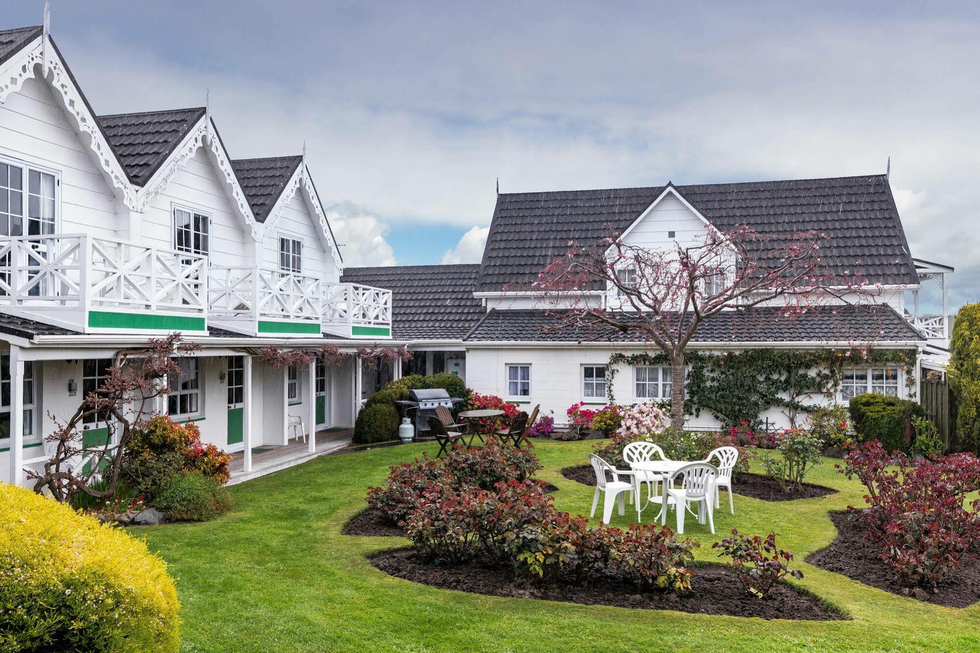 Phoenix Thermal Resort - Lago Taupo Exterior foto
